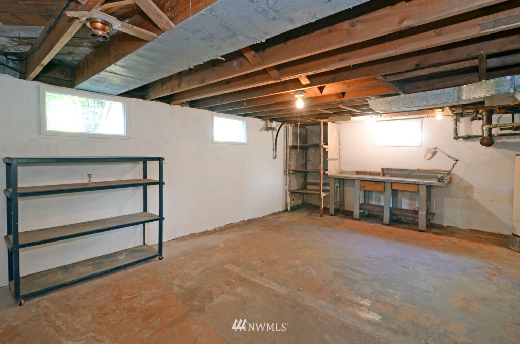 772 Northwest Riddell Road Bremerton, WA 98310 - Photo 8 of 9 Gallery Image 8