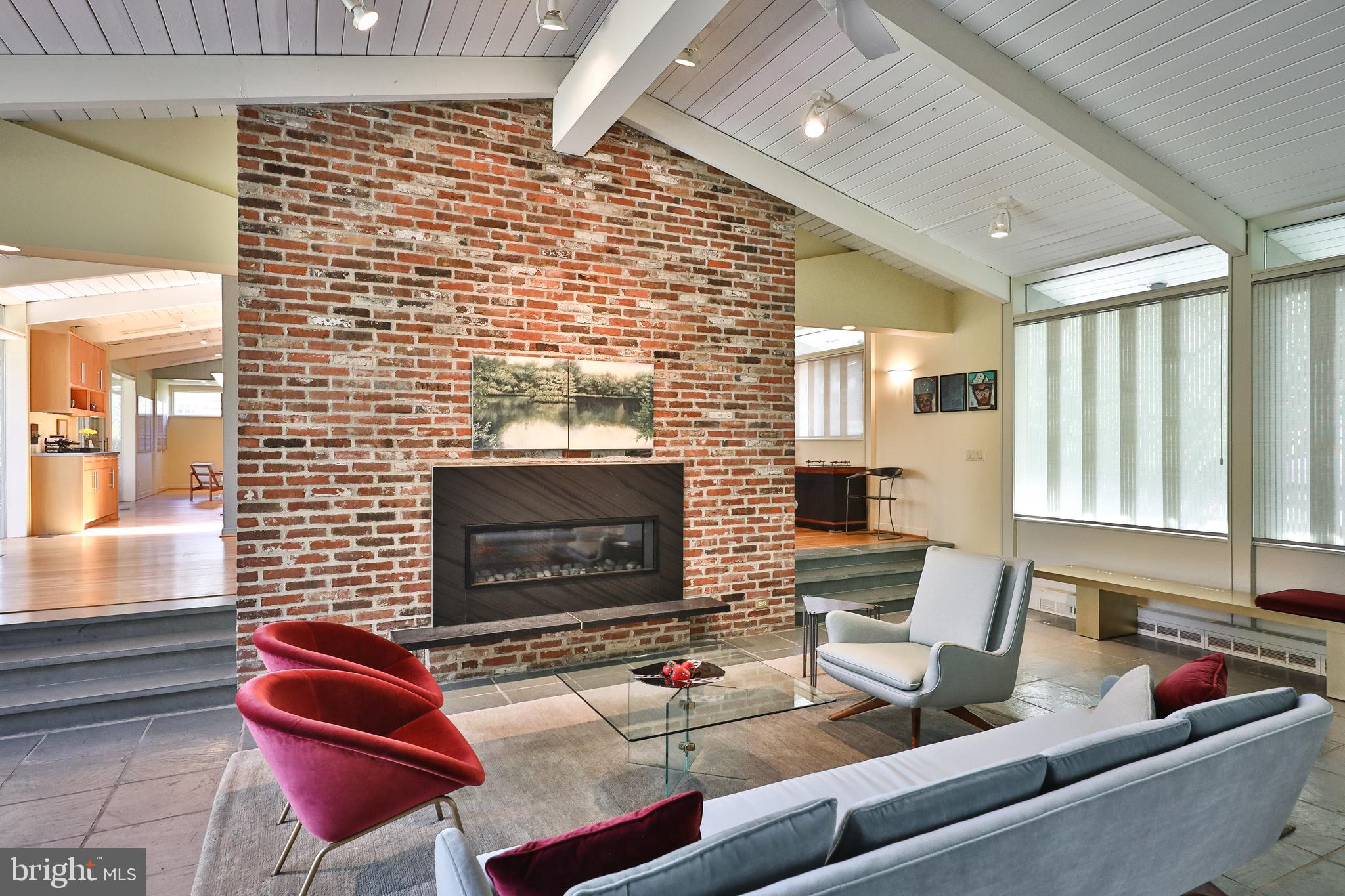 972 Frazier Road Rydal, PA 19046 - Photo 10 of 43 Living room