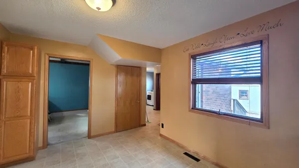 $135,000 | 511 1st Street West, Lakefield, MN 56150