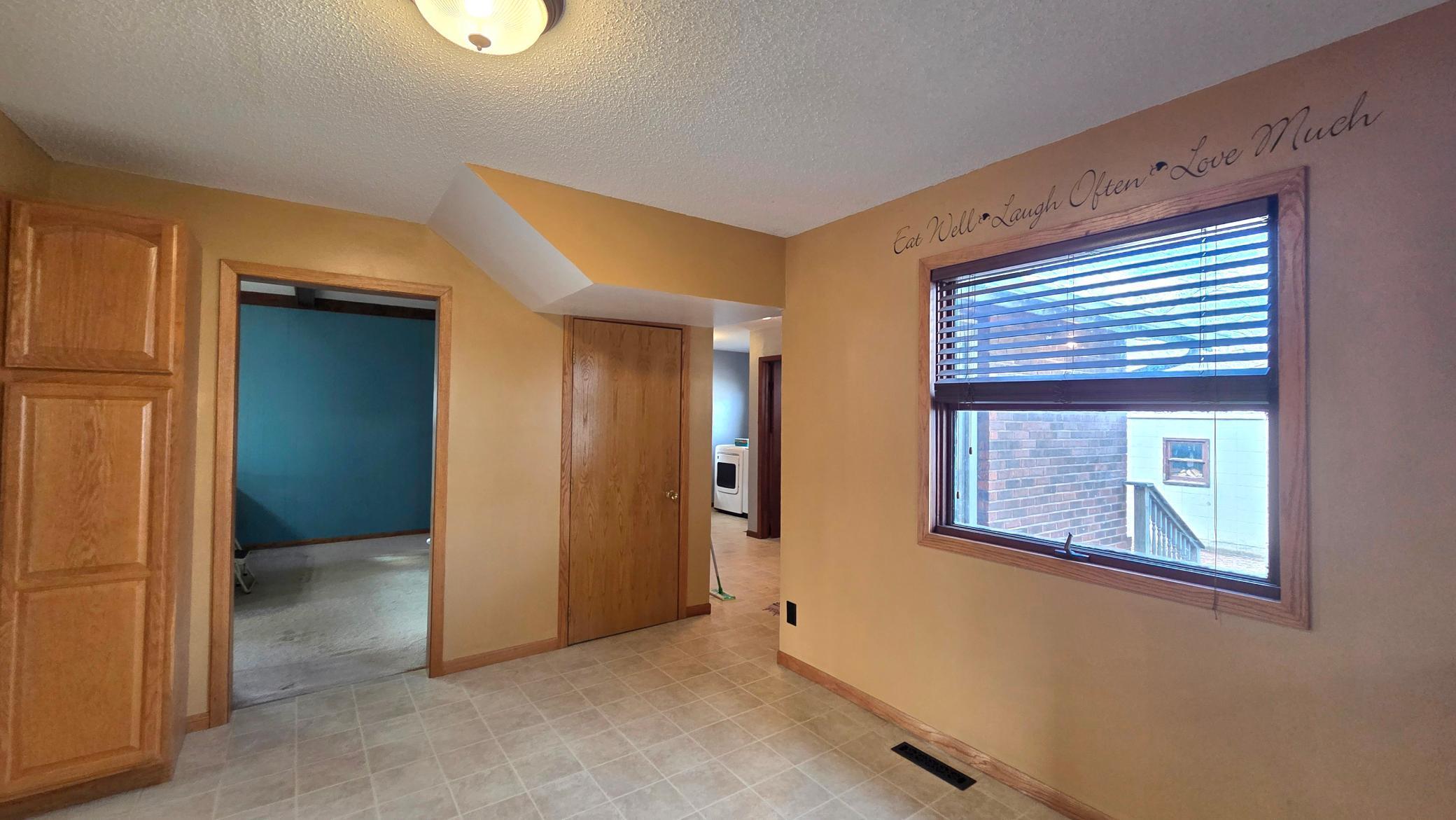 511 1st Street West Lakefield, MN 56150 - Photo 11 of 31