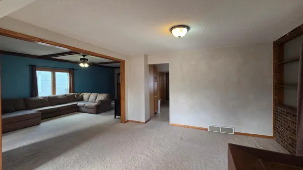 $135,000 | 511 1st Street West, Lakefield, MN 56150