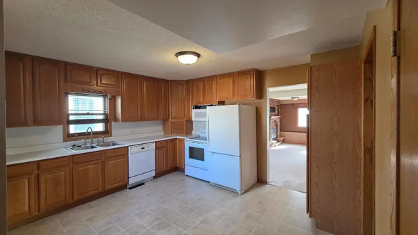 $135,000 | 511 1st Street West, Lakefield, MN 56150