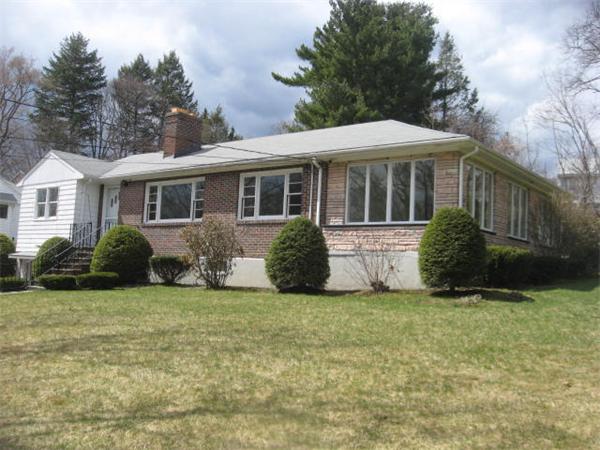 31 Lockeland Road Winchester, MA 01890 - Photo 1 of 29 Gallery Image 1