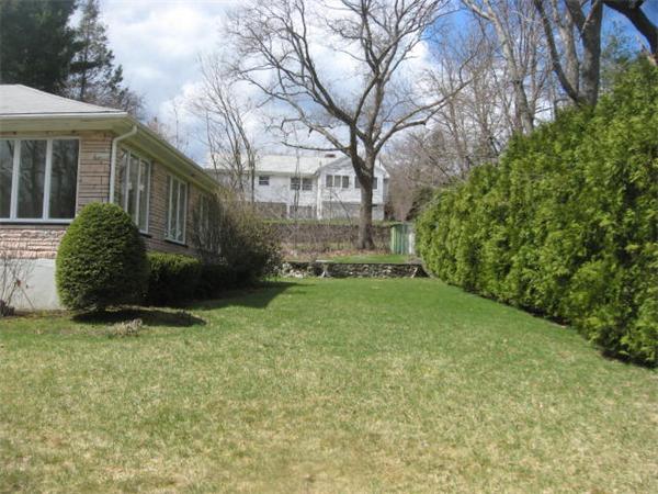 31 Lockeland Road Winchester, MA 01890 - Photo 6 of 29 Gallery Image 6