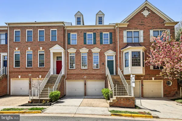 $1,050,000 | 2746 Pembsly Drive, Vienna, VA 22181