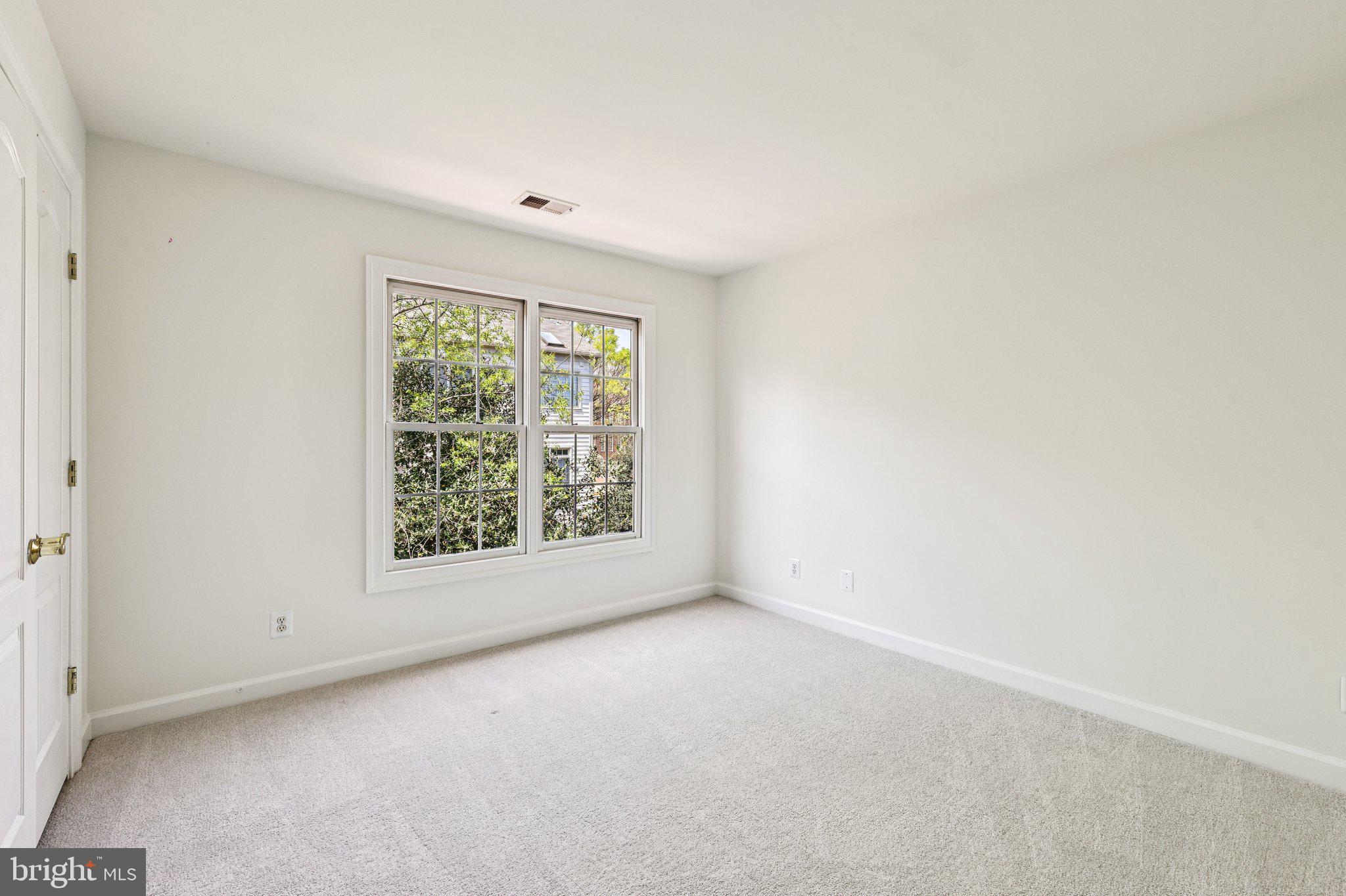 2746 Pembsly Drive Vienna, VA 22181 - Photo 23 of 46 an empty room with a window