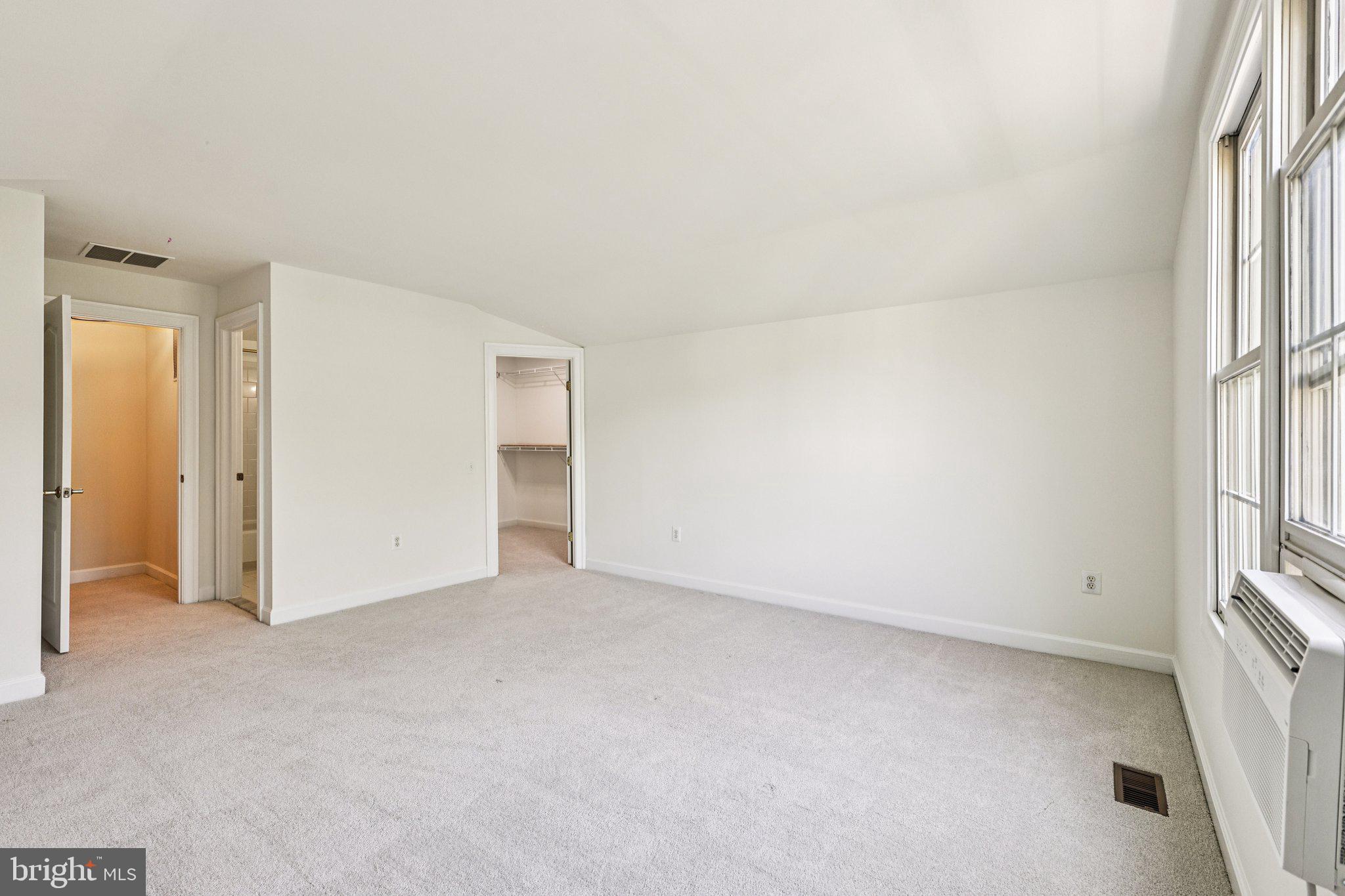 2746 Pembsly Drive Vienna, VA 22181 - Photo 28 of 46 an empty room with windows
