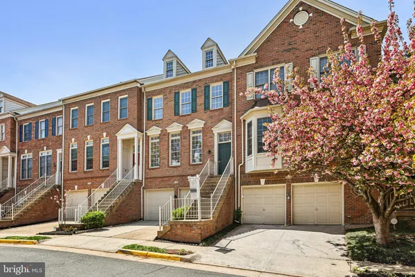$1,050,000 | 2746 Pembsly Drive, Vienna, VA 22181