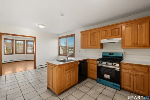 $3,300 | 275 Jennings Road, Unit 2, Fairfield, CT 06825