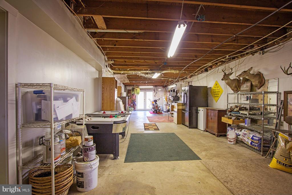 32551 Indiantown Road Locust Grove, VA 22508 - Photo 17 of 30 Very large space