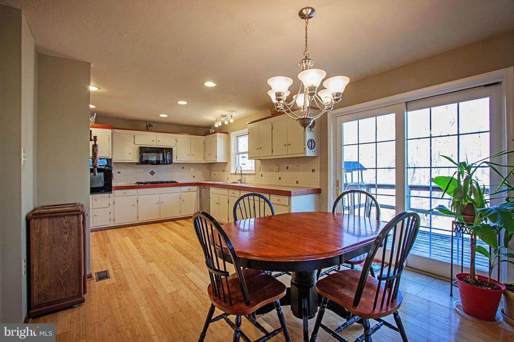 32551 Indiantown Road Locust Grove, VA 22508 - Photo 8 of 30 Enjoy making your food in this gorgeous kitchen