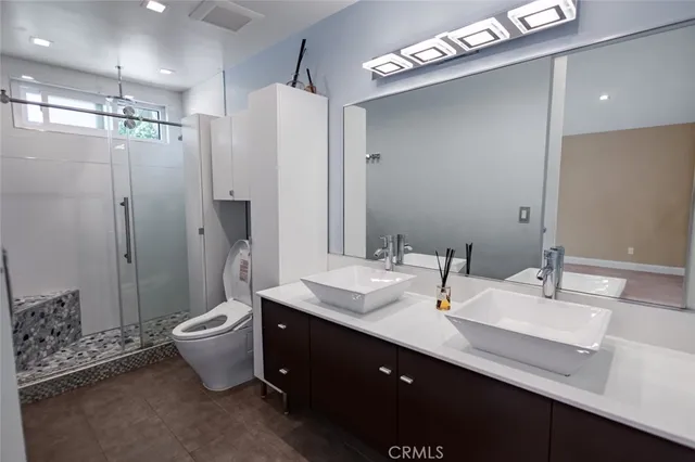 $825,000 | 10831 Roycroft Street, Unit 18, Sun Valley, CA 91352