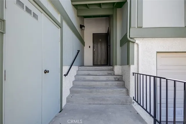 $825,000 | 10831 Roycroft Street, Unit 18, Sun Valley, CA 91352