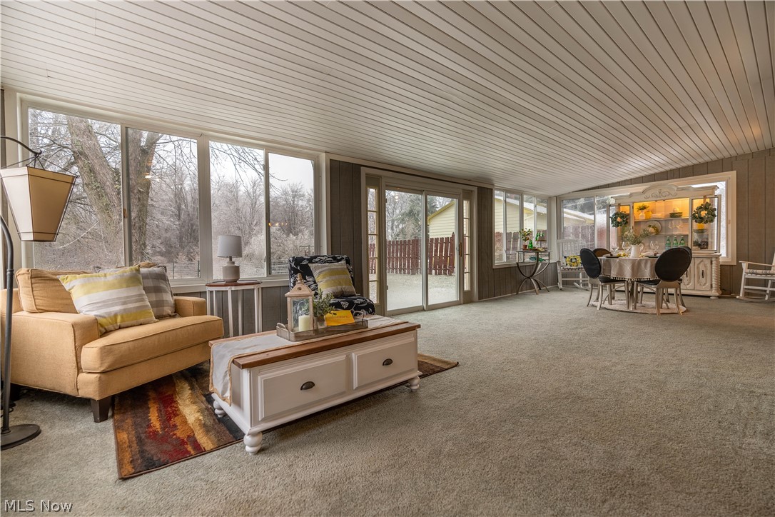 4129 Reimer Road Barberton, OH 44203 - Photo 17 of 33 Huge sun room