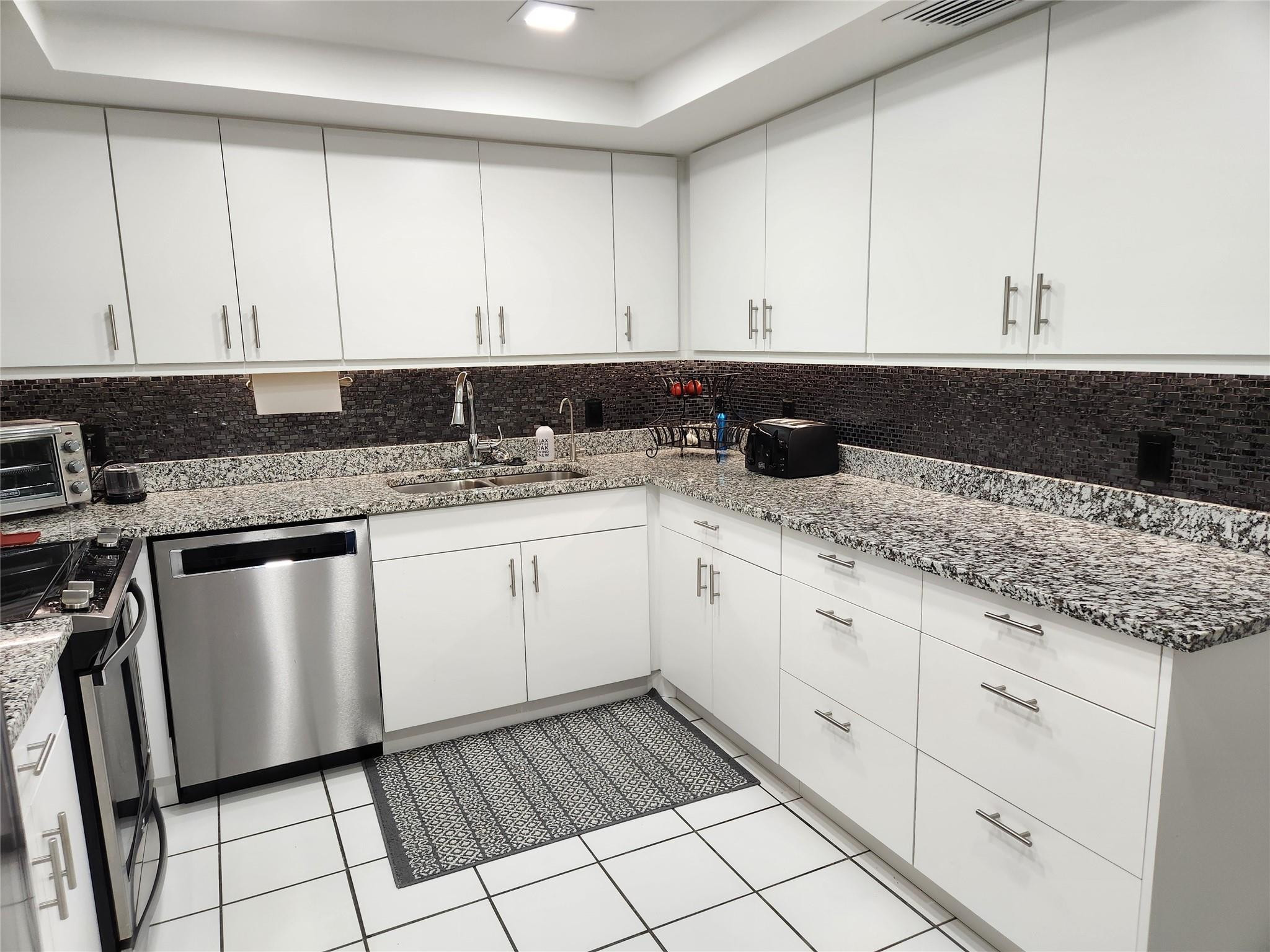 16100 Golf Club Road, Unit 301 Weston, FL 33326 - Photo 10 of 22 Photo 10