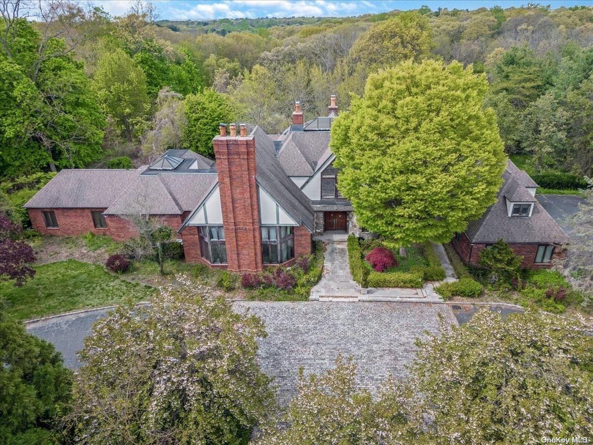 5 High Ridge Lane Oyster Bay, NY 11771 - Photo 1 of 1