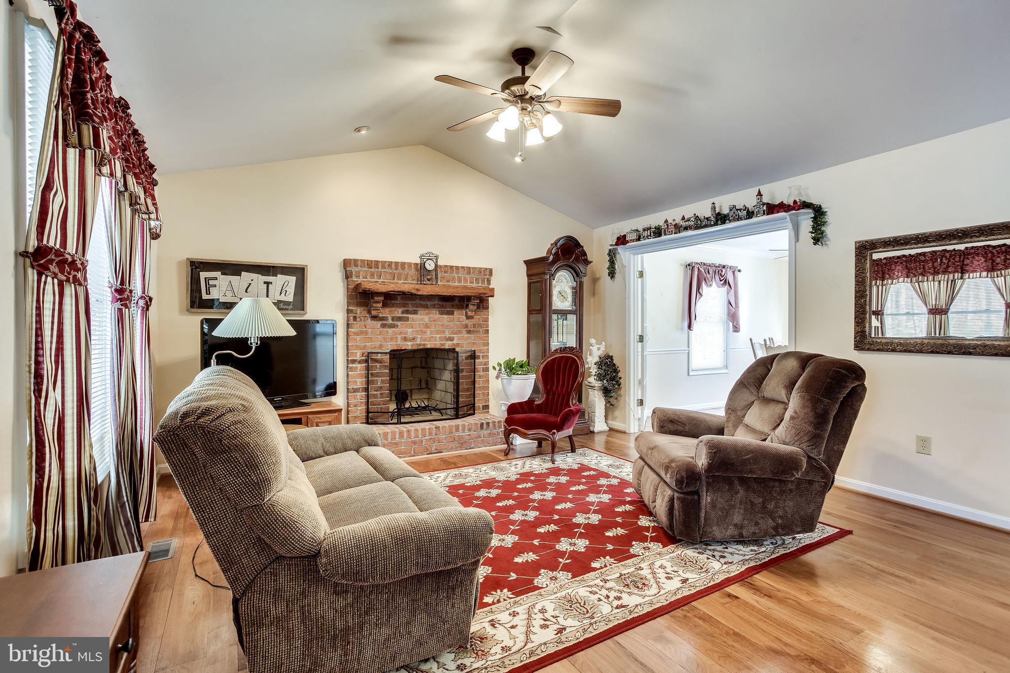 21261 Yellow Bottom Road Lignum, VA 22726 - Photo 4 of 42 Hardwood Floors