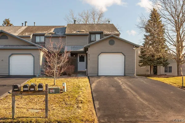 $229,900 | 8215 Beehive Circle, Clay, NY 13090