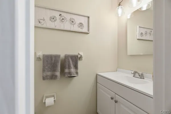 $229,900 | 8215 Beehive Circle, Clay, NY 13090