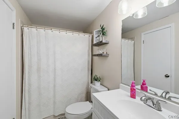 $229,900 | 8215 Beehive Circle, Clay, NY 13090