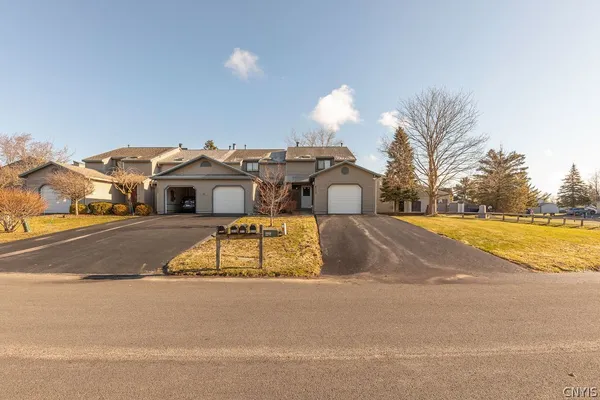 $229,900 | 8215 Beehive Circle, Clay, NY 13090