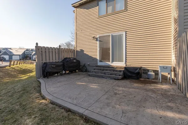 $229,900 | 8215 Beehive Circle, Clay, NY 13090