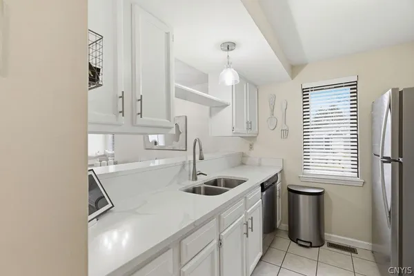 $229,900 | 8215 Beehive Circle, Clay, NY 13090