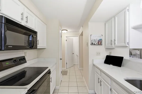 $229,900 | 8215 Beehive Circle, Clay, NY 13090