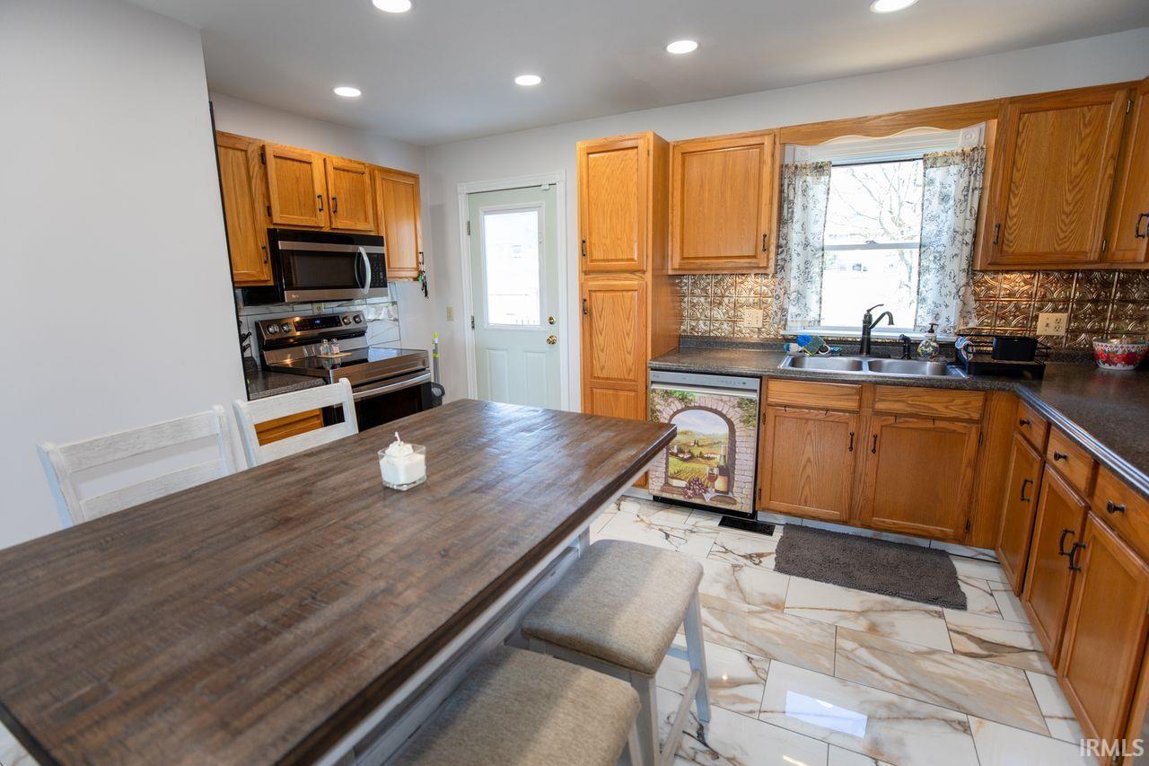 7969 Rose Road Plymouth, IN 46563 - Photo 8 of 28