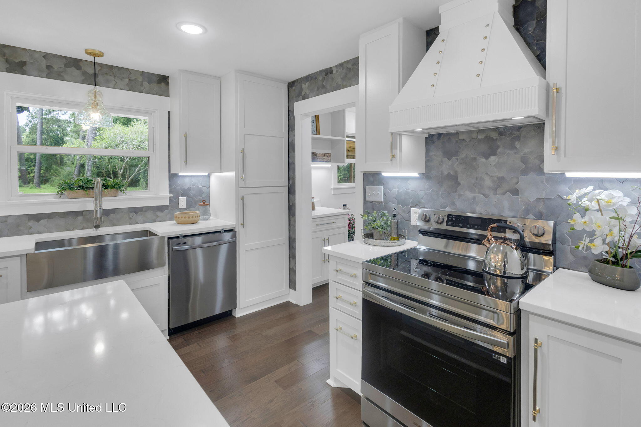 1602 Church Street Columbia, MS 39429 - Photo 11 of 37 Kitchen - Range Hood