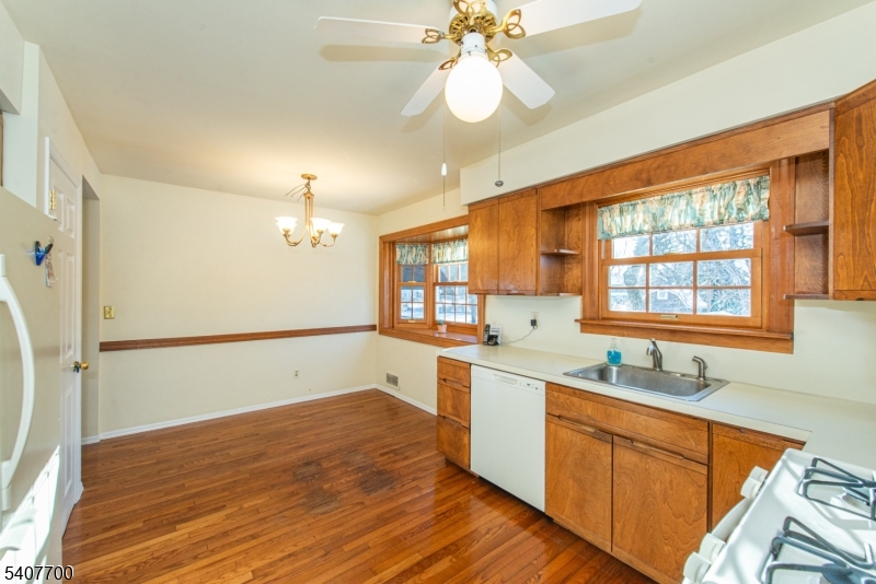 3 Maple Court East Hanover, NJ 07936 - Photo 17 of 27