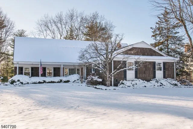 $850,000 | 3 Maple Court, East Hanover, NJ 07936