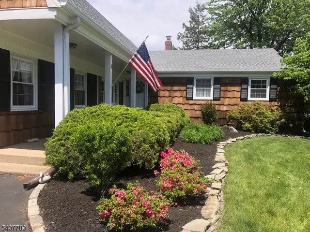 $850,000 | 3 Maple Court, East Hanover, NJ 07936