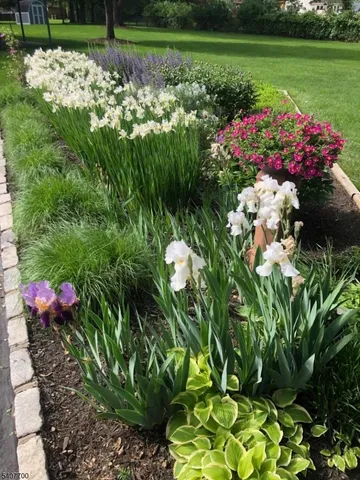 $850,000 | 3 Maple Court, East Hanover, NJ 07936