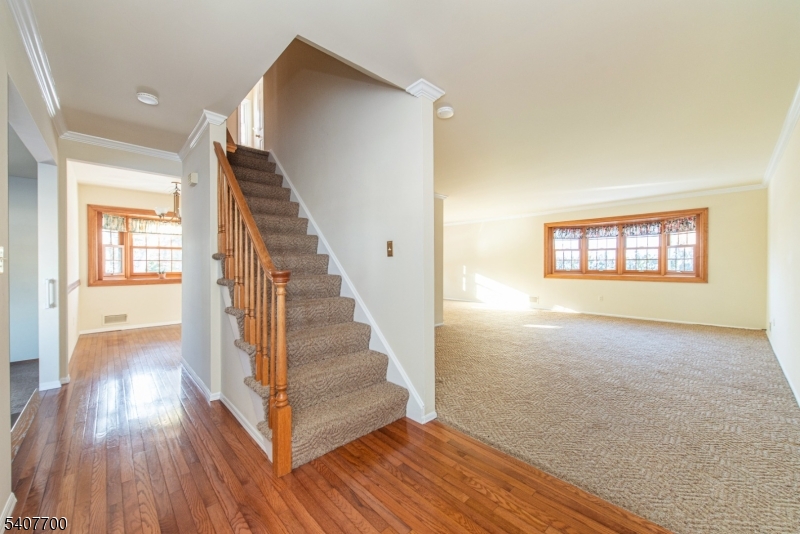 3 Maple Court East Hanover, NJ 07936 - Photo 8 of 27