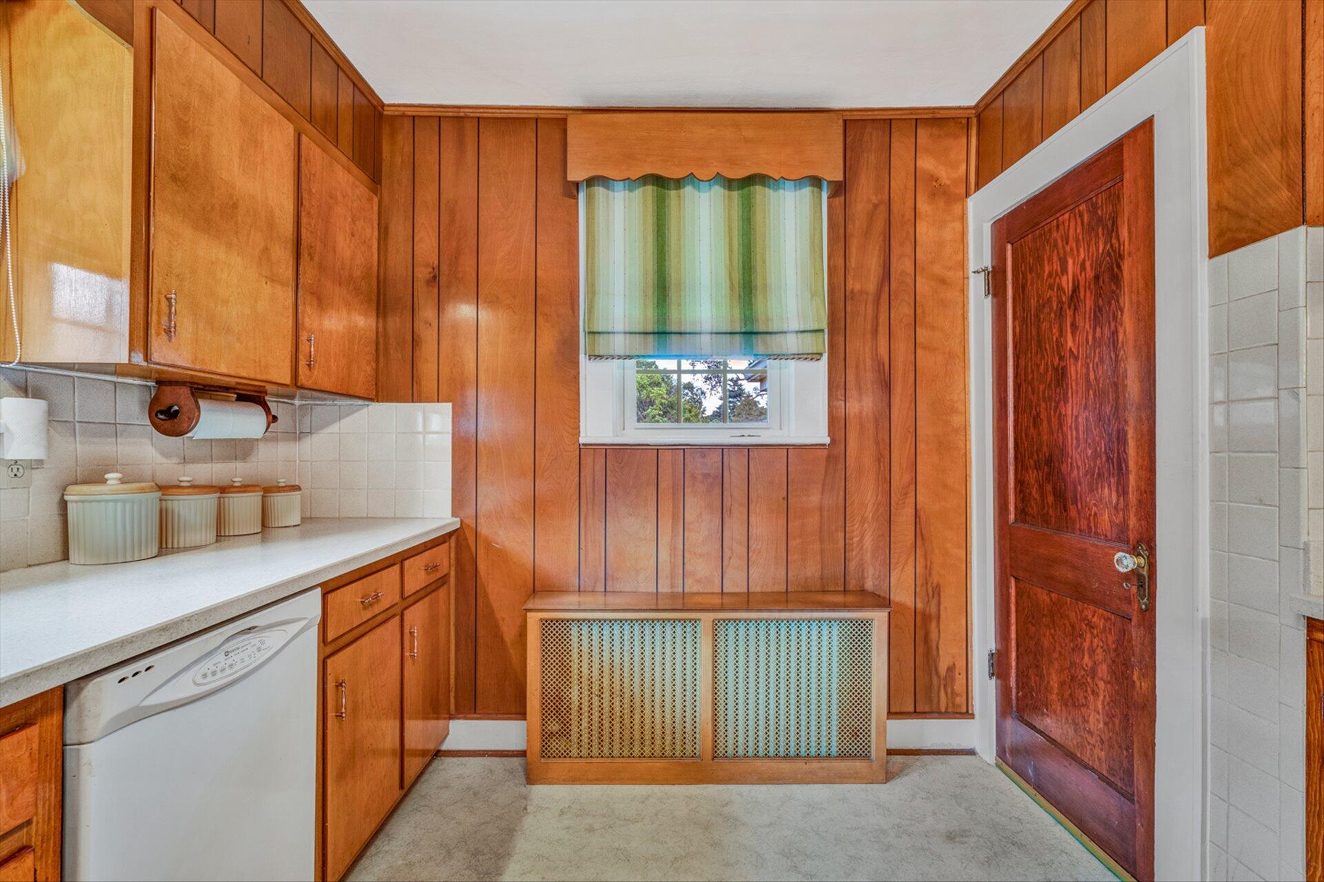 1401 Brighton Road Southwest Roanoke, VA 24015 - Photo 9 of 28 09-DSC1246