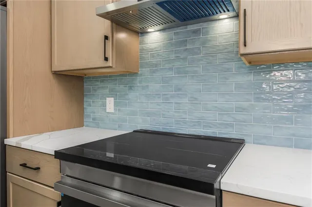 $525,000 | 1327 New Jersey Street, Lawrence, KS 66044