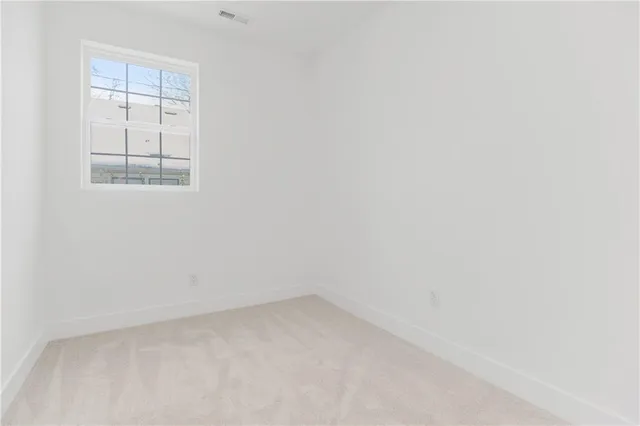 $525,000 | 1327 New Jersey Street, Lawrence, KS 66044