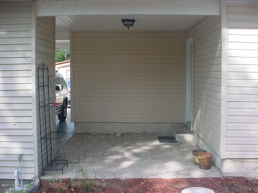 10454 Stone Road Jacksonville, FL 32246 - Photo 5 of 14 a view of a storage & utility room