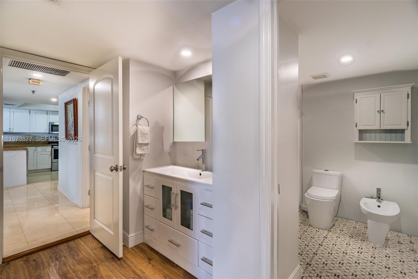 520 Brickell Key Drive, Unit A1007 Miami, FL 33131 - Photo 16 of 25