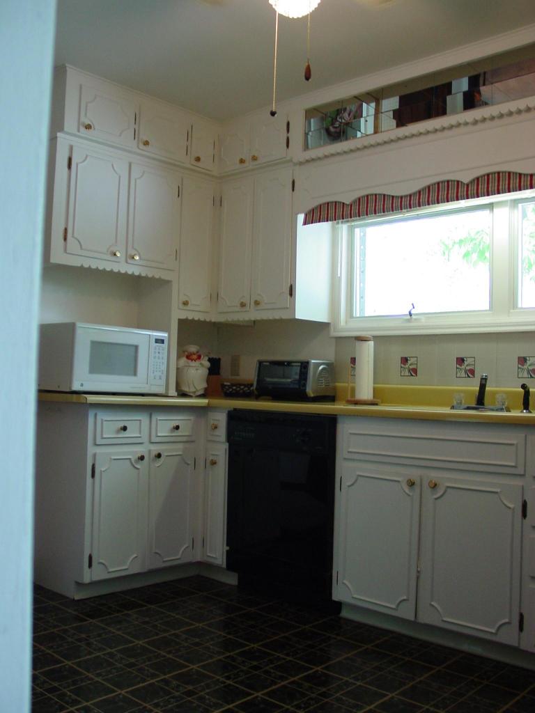 945 West Point Road Salem, VA 24153 - Photo 11 of 14 Kitchen