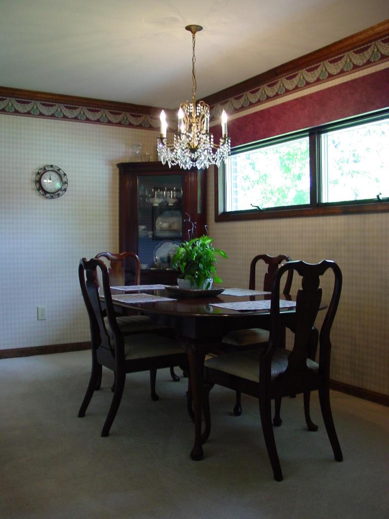 945 West Point Road Salem, VA 24153 - Photo 9 of 14 Dining Room