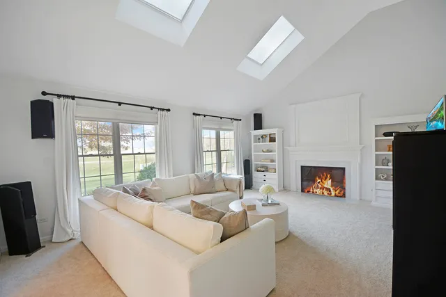 $649,000 | 63 Tournament Drive South, Hawthorn Woods, IL 60047