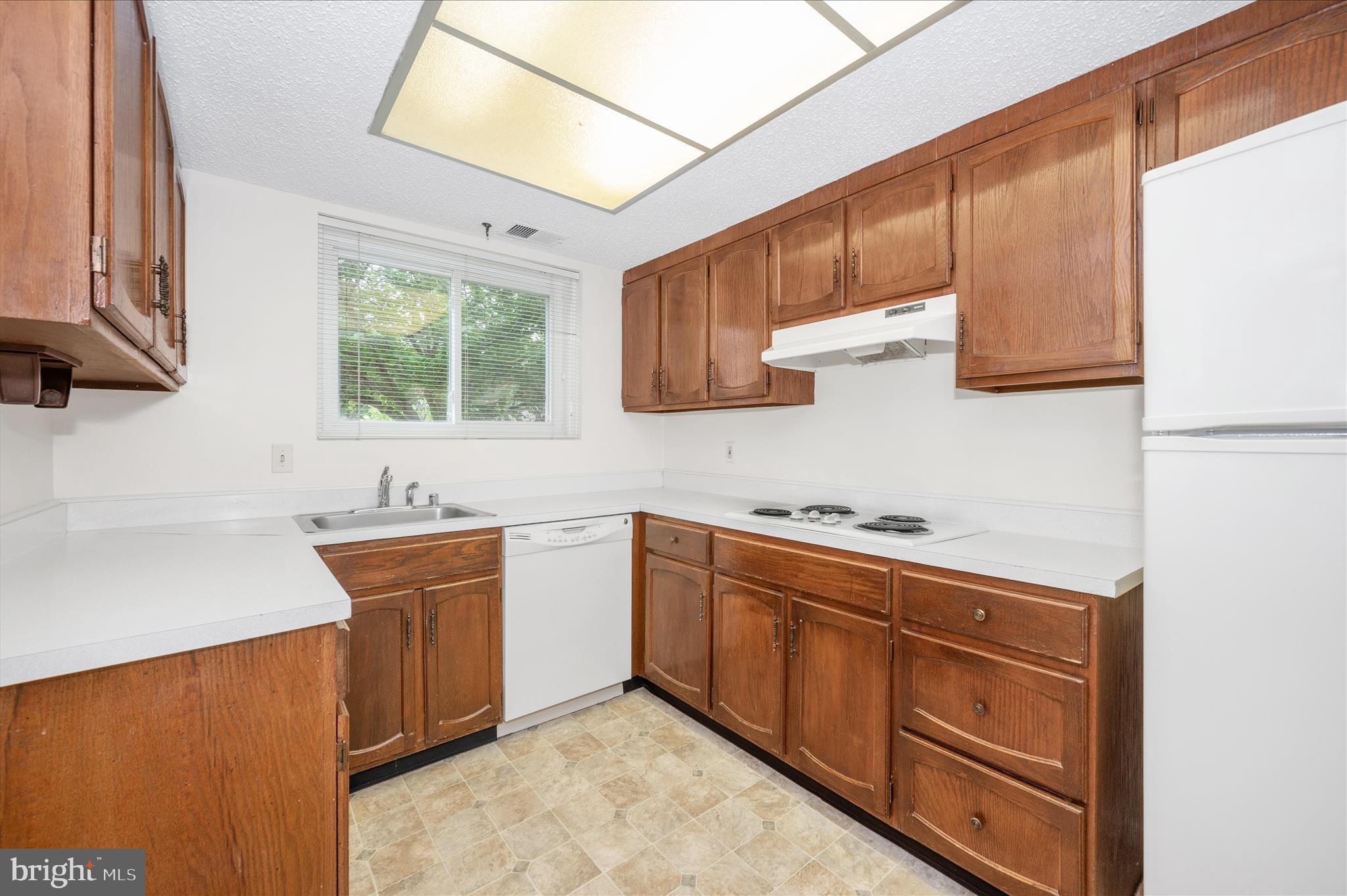 3261 South Leisure World Boulevard, Unit 108F Silver Spring, MD 20906 - Photo 13 of 81 Kitchen