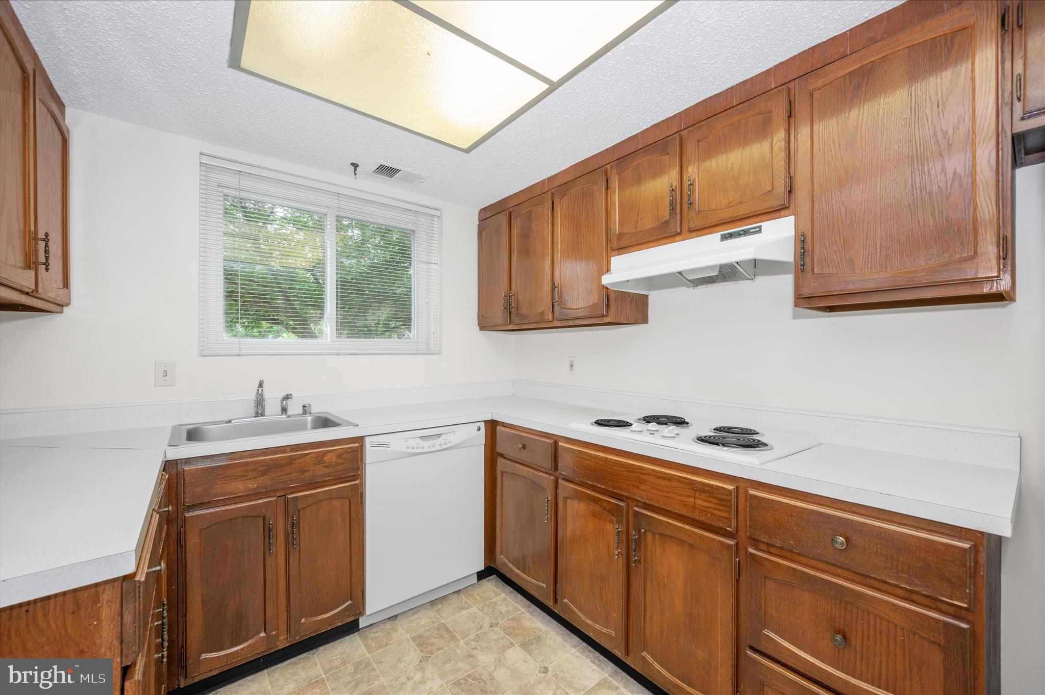 3261 South Leisure World Boulevard, Unit 108F Silver Spring, MD 20906 - Photo 15 of 81 Kitchen