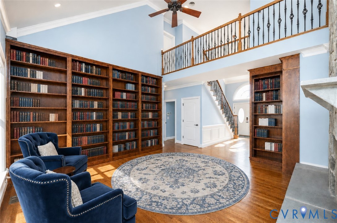 239 Jennings Road Cartersville, VA 23027 - Photo 14 of 26 Two-story living area featuring extensive built-in