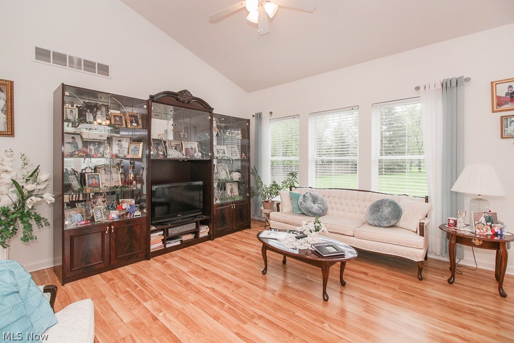 16471 Drake Road Strongsville, OH 44136 - Photo 9 of 35