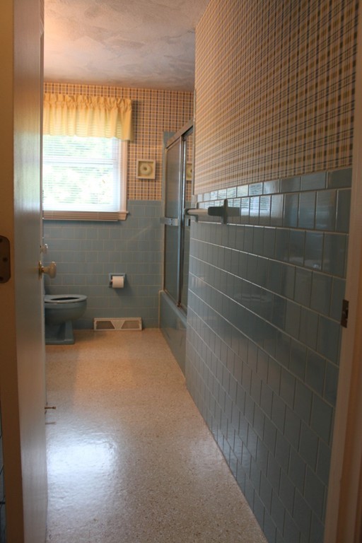 163 Navillus Road Tewksbury, MA 01876 - Photo 9 of 13 Gallery Image 9