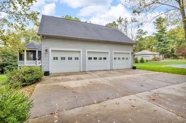 $624,900 | 4880 Indian Creek Drive, Jackson, MI 49201