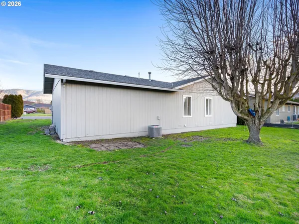 $529,000 | 3220 Midway Road, Hood River, OR 97031